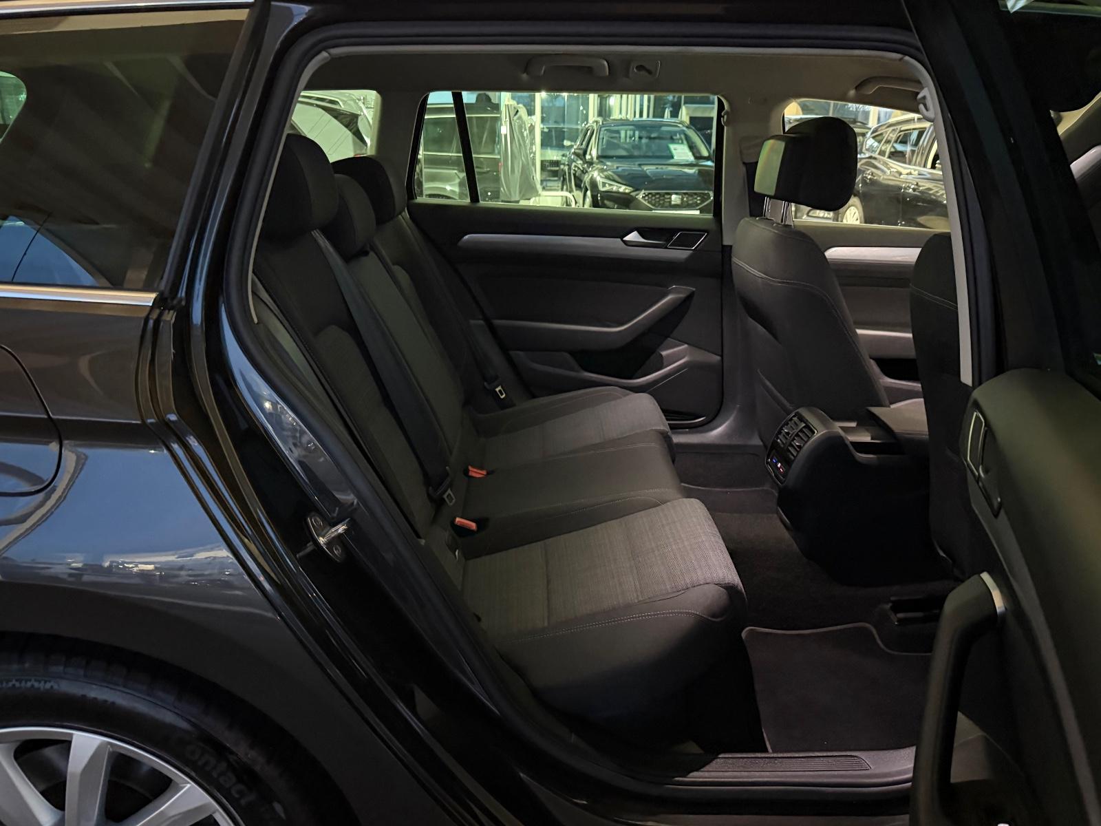 Volkswagen Passat Passat*Variant*2.0 TDI*DSG*R-Line*AHK*CAM*LED*LM, миниатюра 27