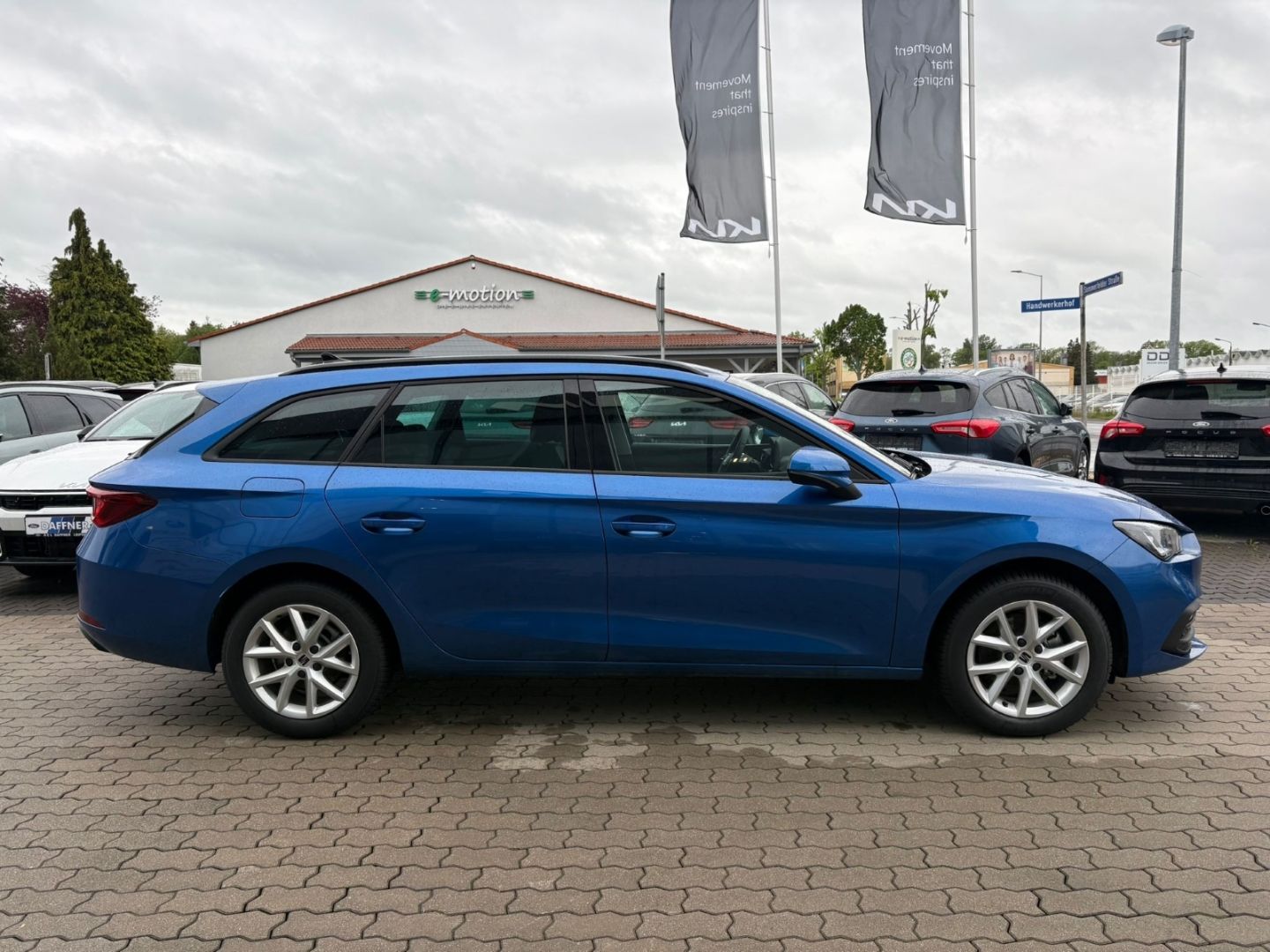 Fahrzeugabbildung SEAT Leon Sportstoure Road Edition VerkehrszeichenERK