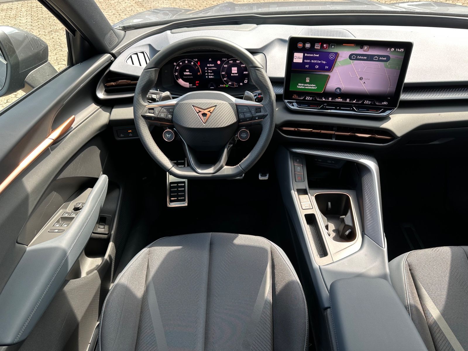 Fahrzeugabbildung CUPRA Terramar 1.5 eTSI DSG AHK/Navi/LED/ACC/18"