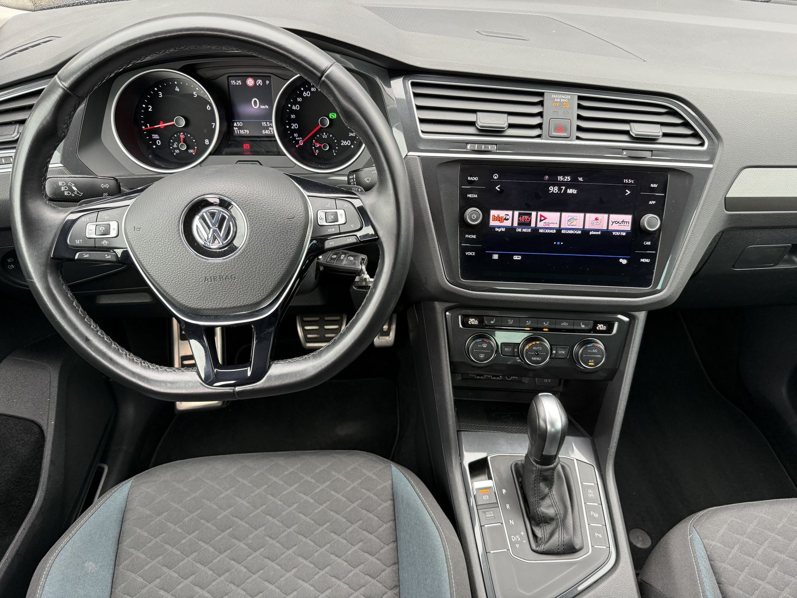 Fahrzeugabbildung Volkswagen Tiguan 1.5 TSI DSG IQ-DRIVE NAV+ACC+SHZ+17ZO+1HD