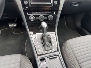 Volkswagen Golf - 11