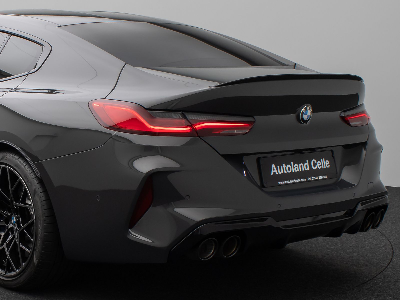Fahrzeugabbildung BMW M8 Competition xD Gran Coupé 360°Laser HUD B&W