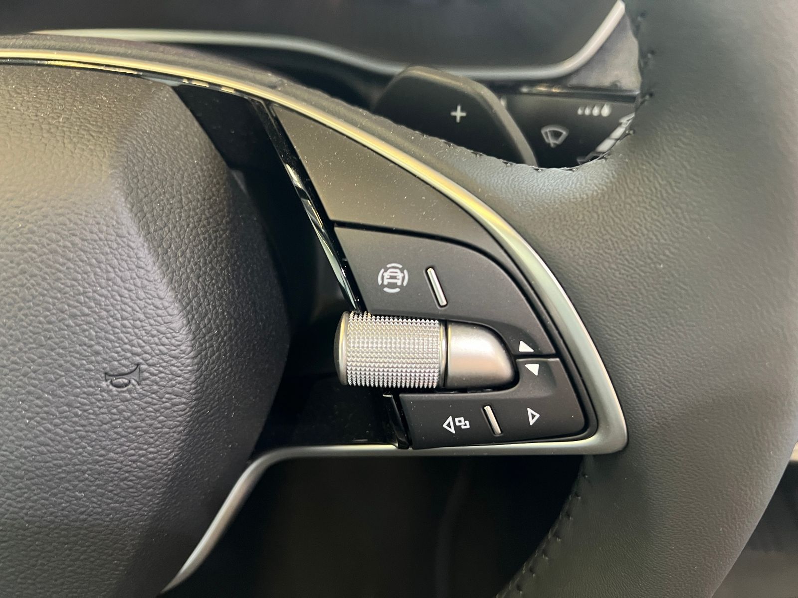 Fahrzeugabbildung SKODA Octavia Combi FL Exclusive 1.5 TSI mHEV DSG *LED