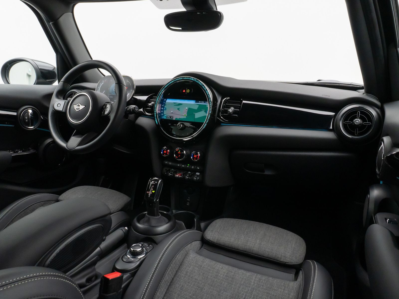 Fahrzeugabbildung MINI Cooper Trim Kamera DAB Komfort Leder Sport LED