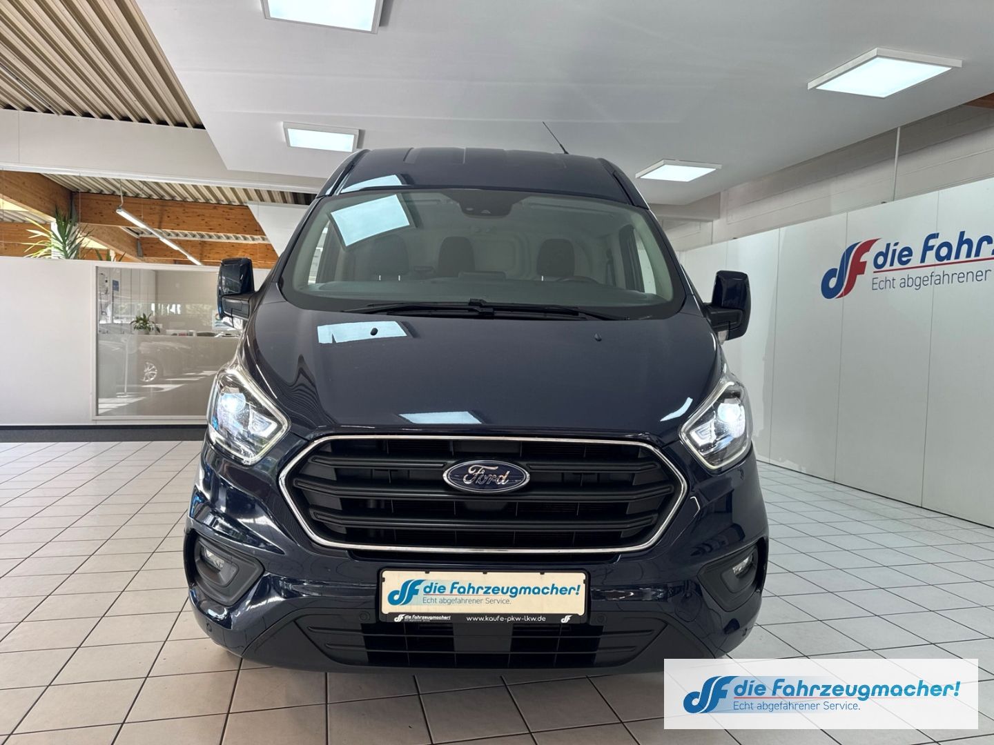 Fahrzeugabbildung Ford Transit Custom Kasten 320 L2H2 Limited StandHZG
