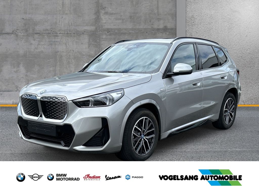 BMW iX1