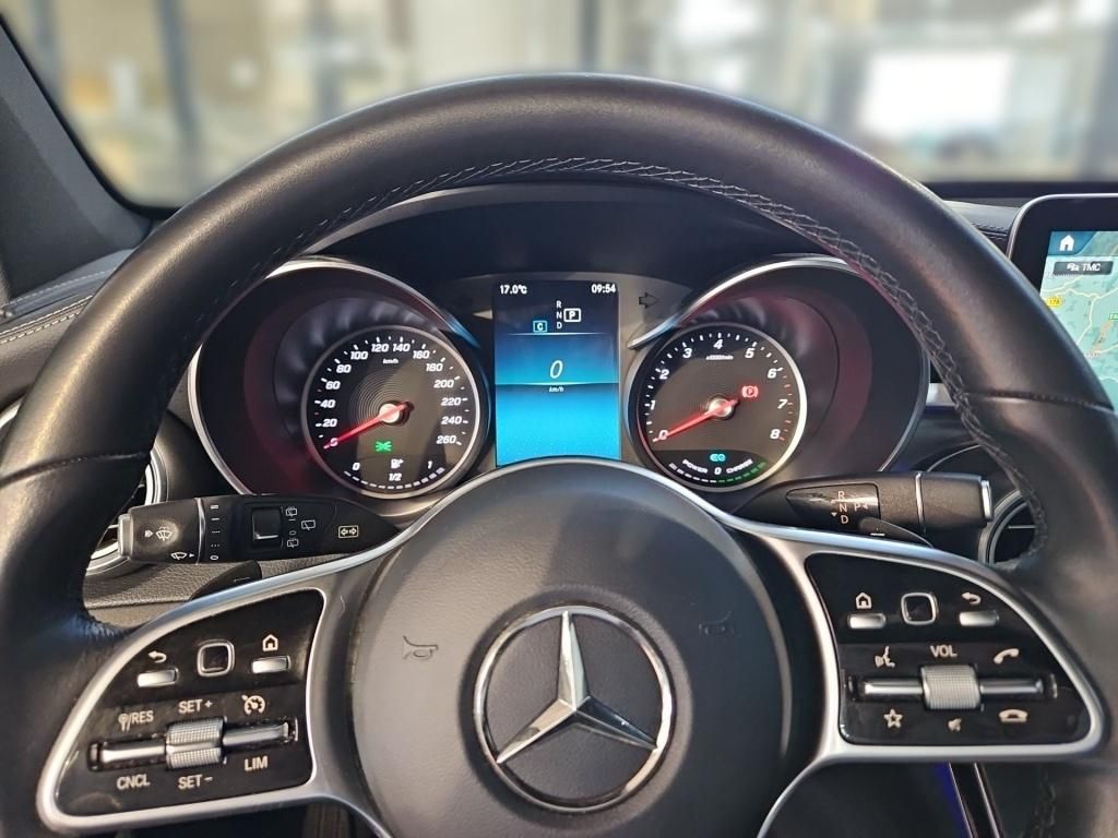 Fahrzeugabbildung Mercedes-Benz GLC 200 4M AHK Pano Navi LED SHZ Ambie. SpurH.
