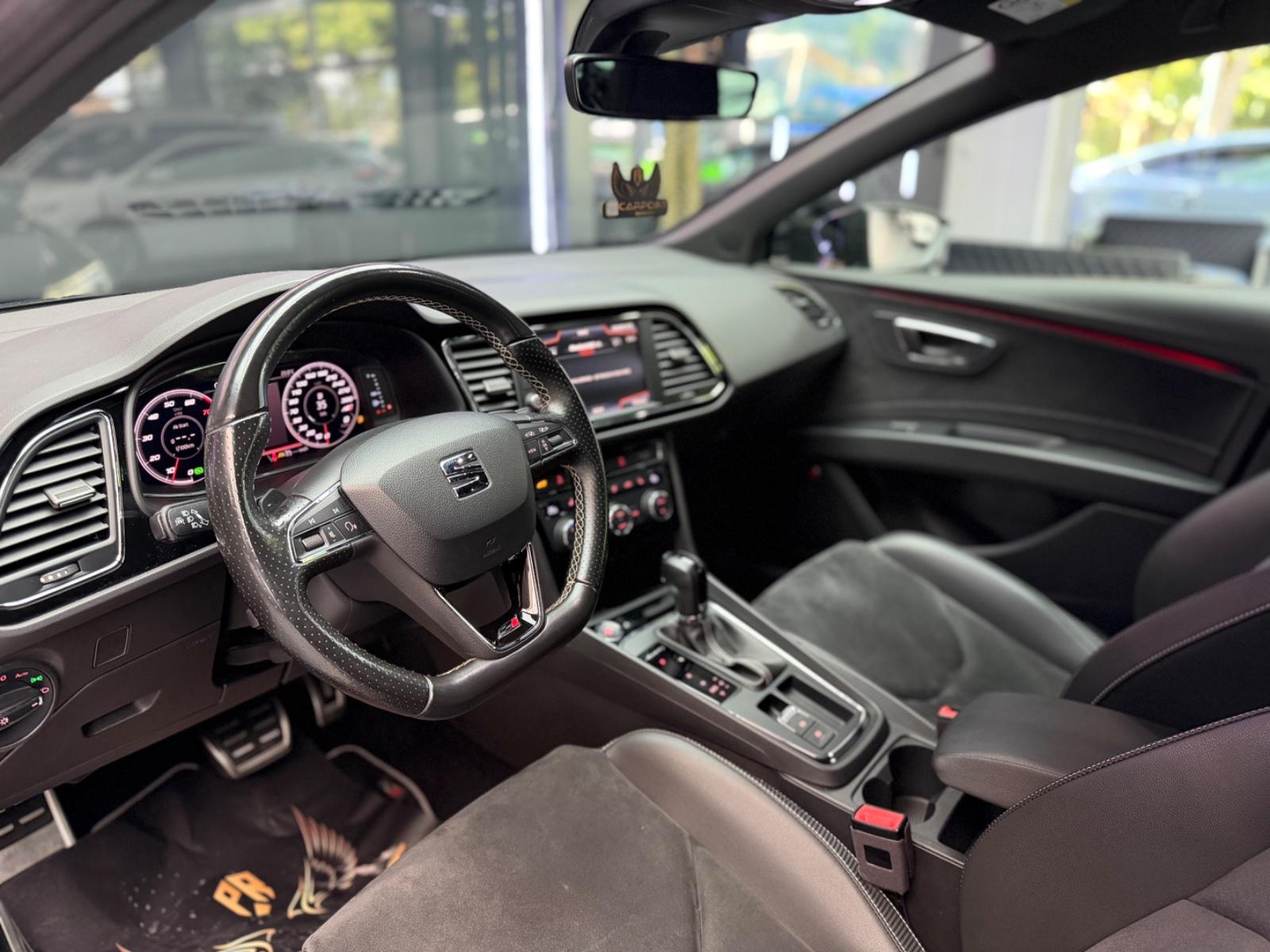 Seat Leon ST Cupra 300 4Drive/LED/ACC/Virt/CAM/BT