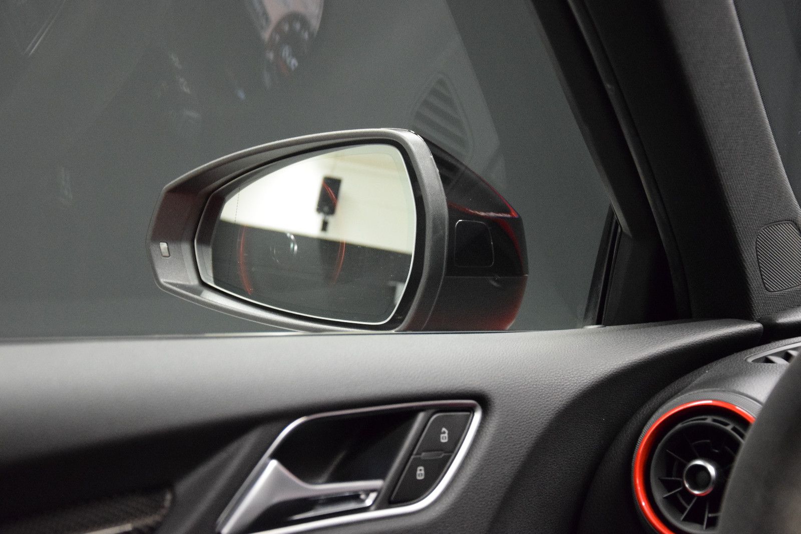 Fahrzeugabbildung Audi RS3 Sportback 2.5 TFSI quattro Pano Schale B&O