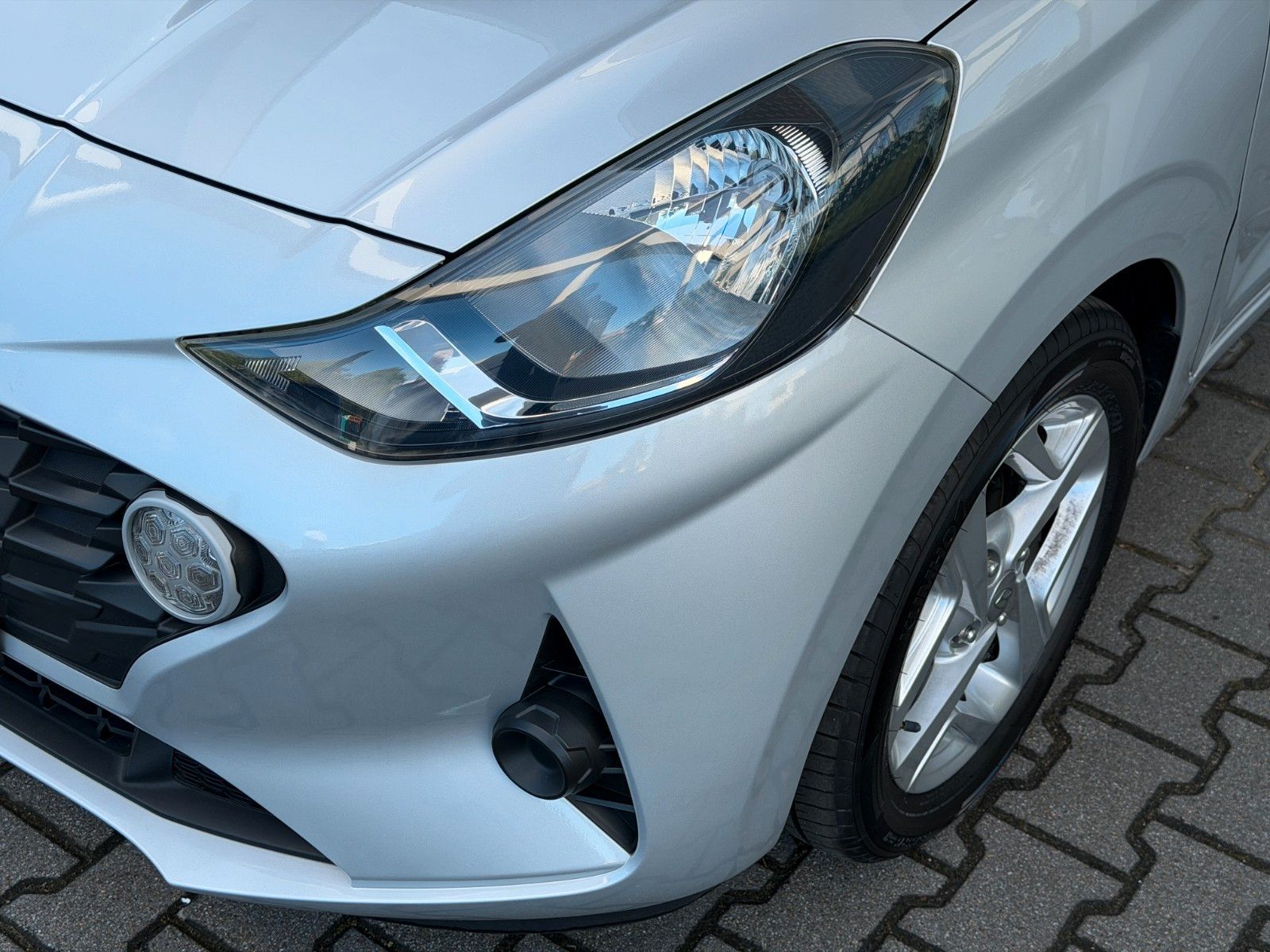Fahrzeugabbildung Hyundai i10 1.2 Trend SHZ,PDC,AUT,DynLicht,FLA,LM,SpurH