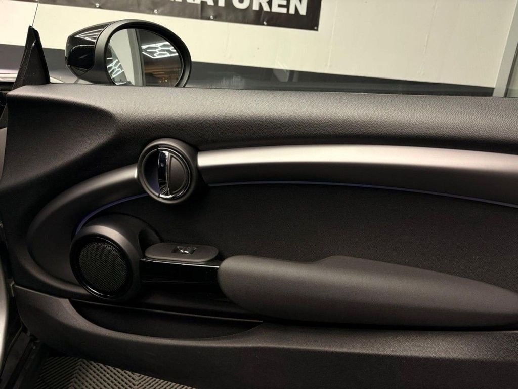 MINI Cooper AUTOMATIK SITZ-/STANDHZG DAB KLIMAAUTO MINI Cooper AUTOMATIK SITZ-/STANDHZG DAB KLIMAAUTO