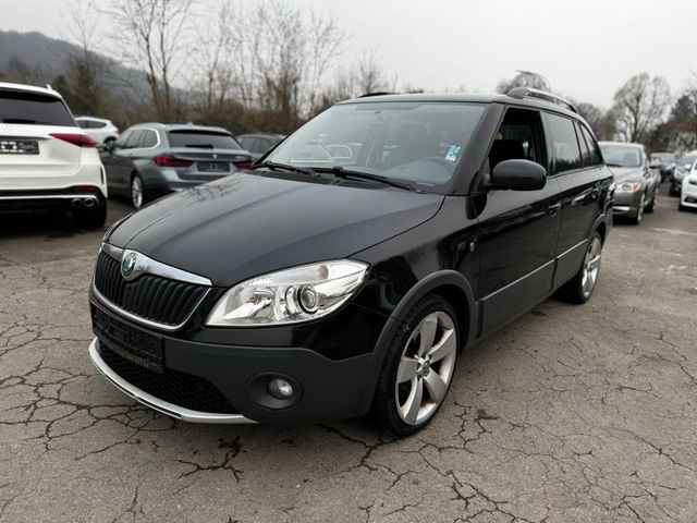 Skoda Fabia Combi Scout AHK*Navi*55000km*PDC