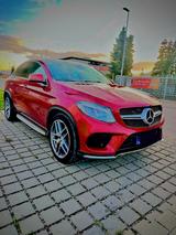 Mercedes-Benz GLE 350 d 4MATIC -AMG PAKET - Mercedes-Benz GLE 350 mit Diesel-Antrieb: Rot