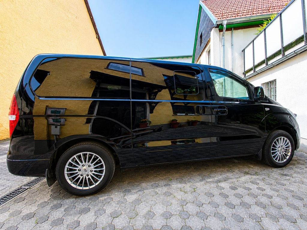 Image of Hyundai H-1 Starex