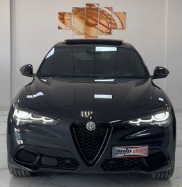 Alfa-Romeo Stelvio - 2