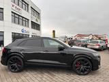 Audi Q8 55 TFSI e + AHK+PANO+B&O+ALLRADLENKUNG - Audi Q8 aus 2025
