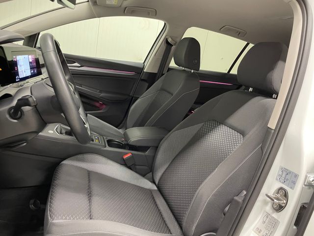 Golf VIII Active 1.5 TSI NAVI LED SHZ PDC