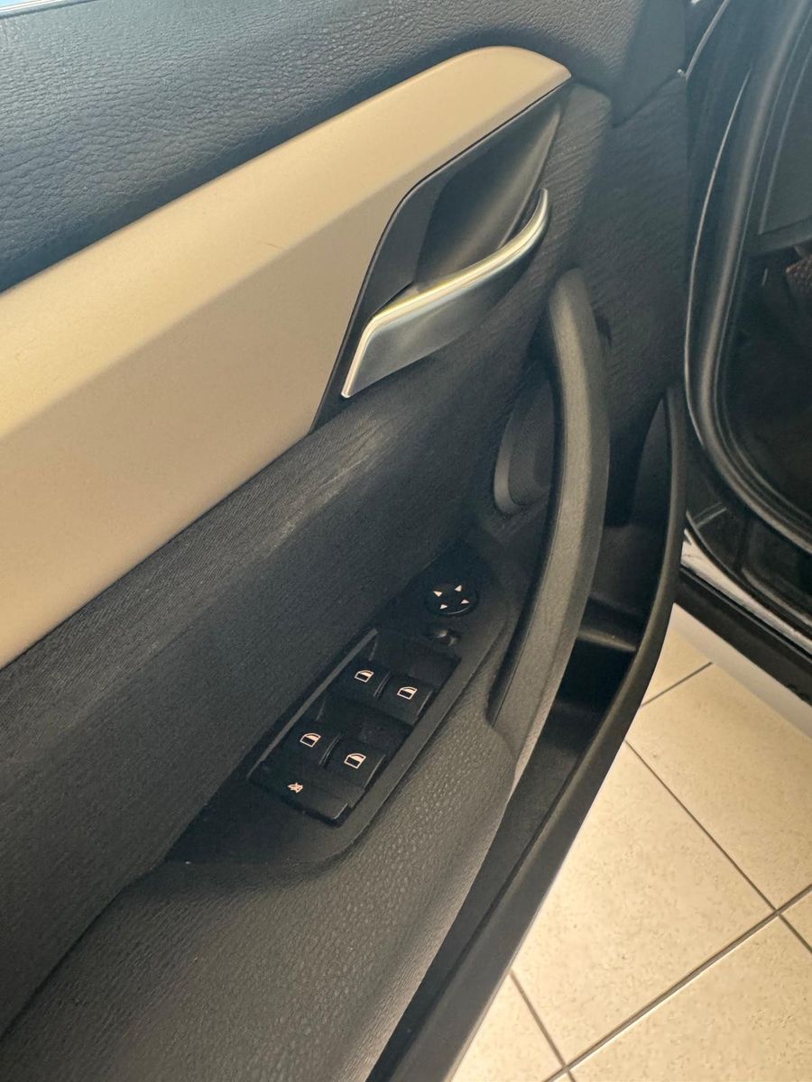 Fahrzeugabbildung BMW X1 18 d xDrive /NAVI/XENON/ALLRAD/GARANTIE