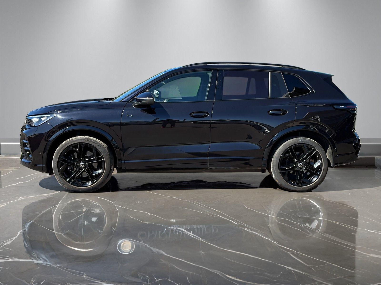 Volkswagen Tiguan R-Line 2.0TDI DSG 4M AHK 360° PANO STDHZ foto 5
