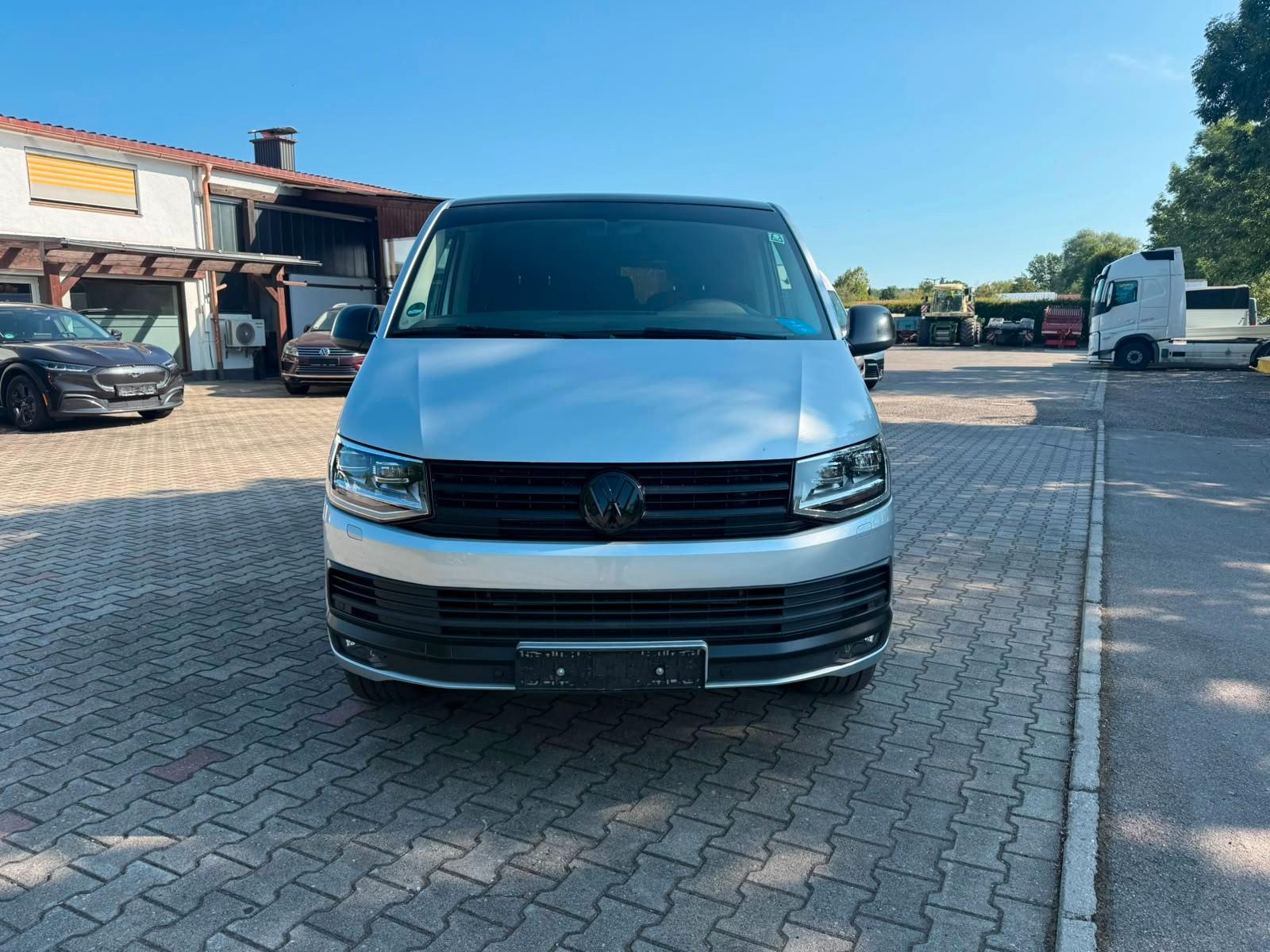 Volkswagen T6 Transporter Bus Caravelle Comfortline