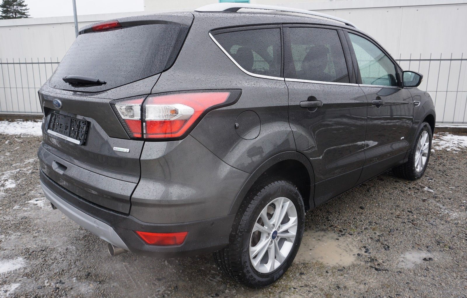 Fahrzeugabbildung Ford Kuga Titanium, Navi, Allrad, PDC, LED