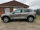 Volkswagen Touareg V6 FSI BMT/AHK/ Leder/Aut - Volkswagen Touareg mit Benzin-Antrieb