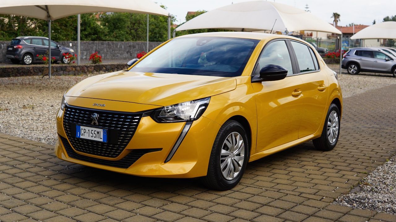 PEUGEOT 208