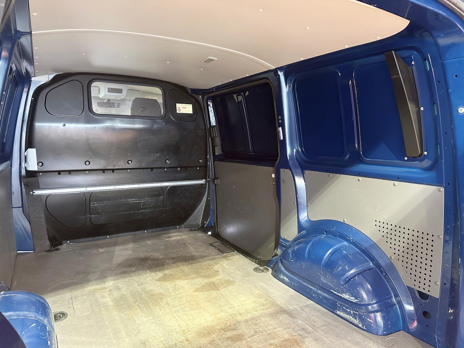 Volkswagen T6.1 DSG KURZ KLIMA STANDHEIZUNG TEMPOMAT SHZ AH