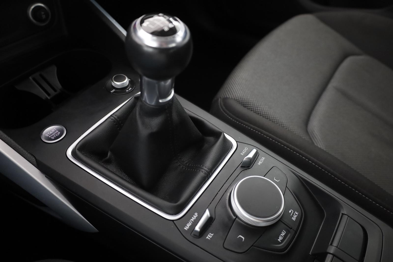Audi Q2 30 TFSI Sport Navi Sitzheizung AHK