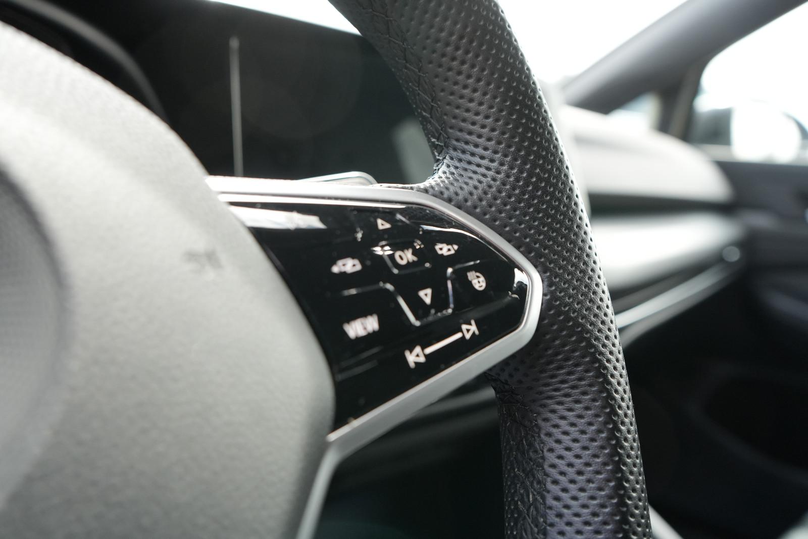 Volkswagen Golf VIII Lim. R-Line eTSI LED LHZ ACC DCC, миниатюра 12
