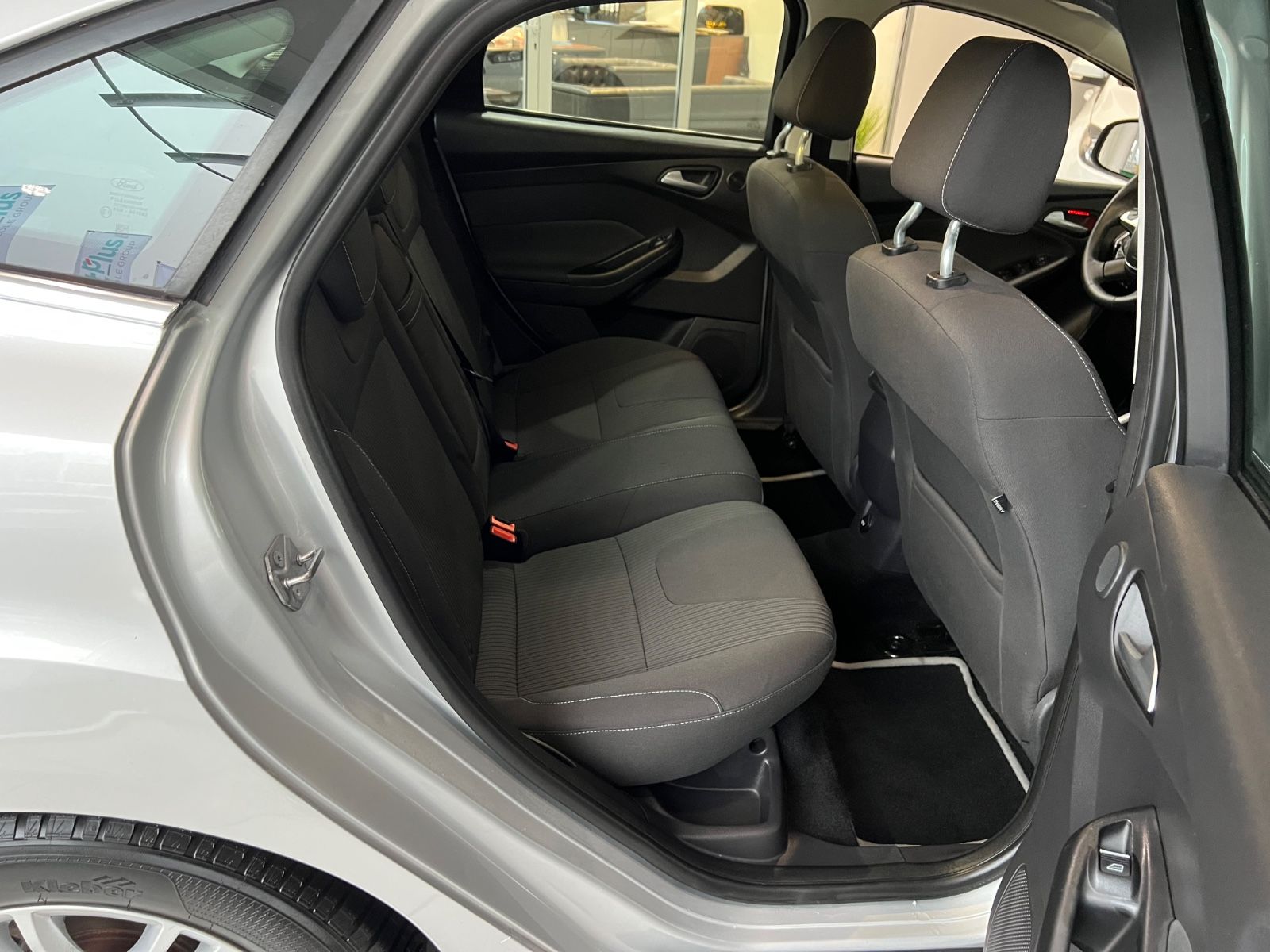 Fahrzeugabbildung Ford Focus Lim. 1.6 Titanium * AUTOMATIK *