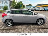 Ford Focus Lim. Titanium*Klimaautomatik*Navi*Xenon - Ford Focus aus 2012: Titanium