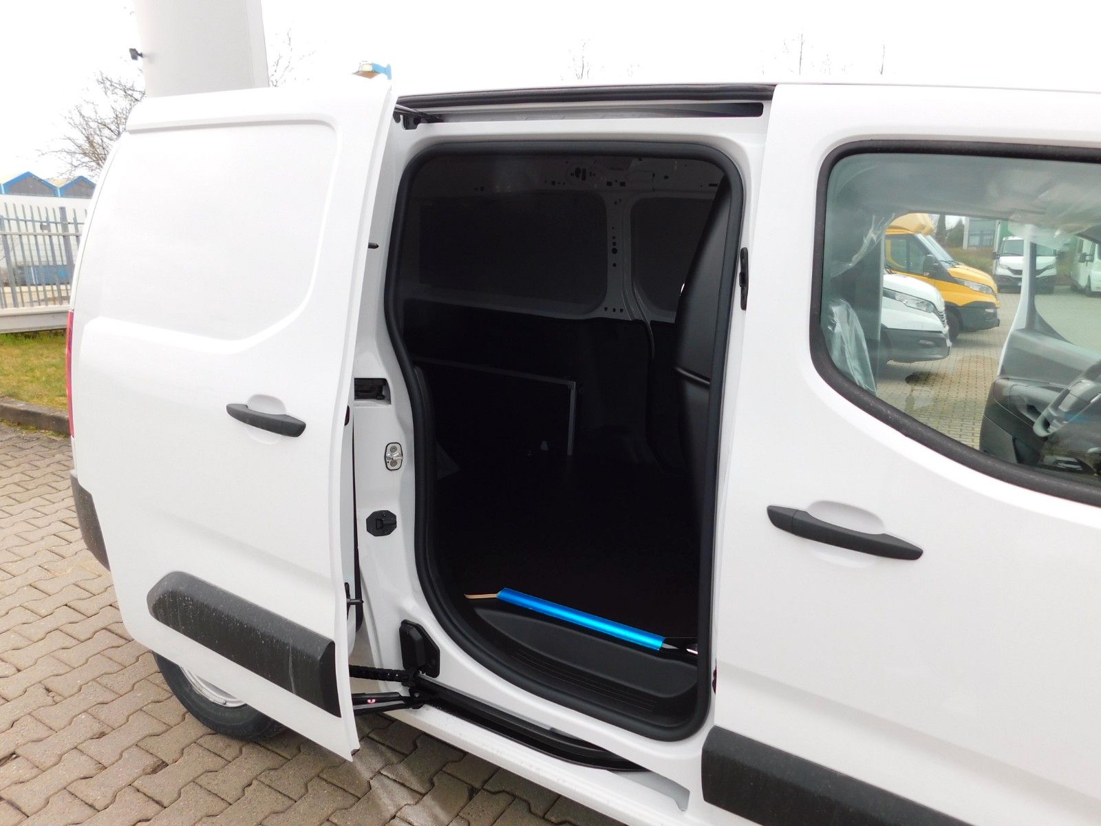 Fahrzeugabbildung Fiat Doblò Kastenwagen XL 1.5 Diesel 75 kW
