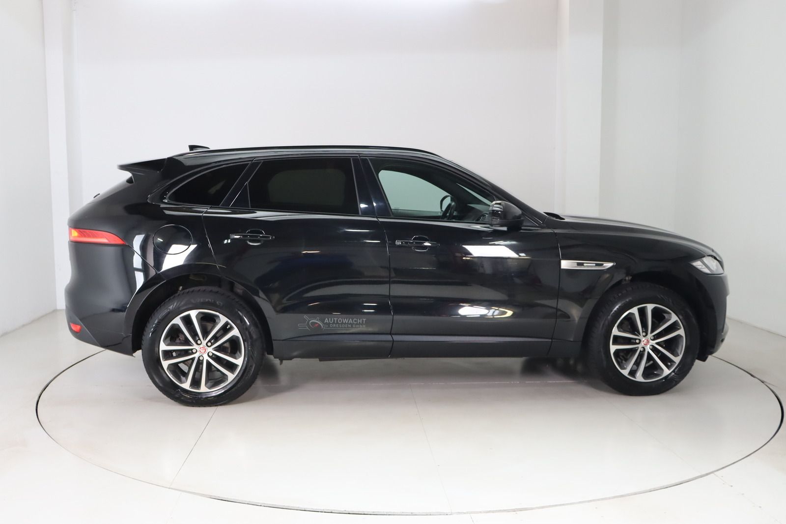 Fahrzeugabbildung Jaguar F-Pace 25t AWD * Navi * Anhängerk * LED