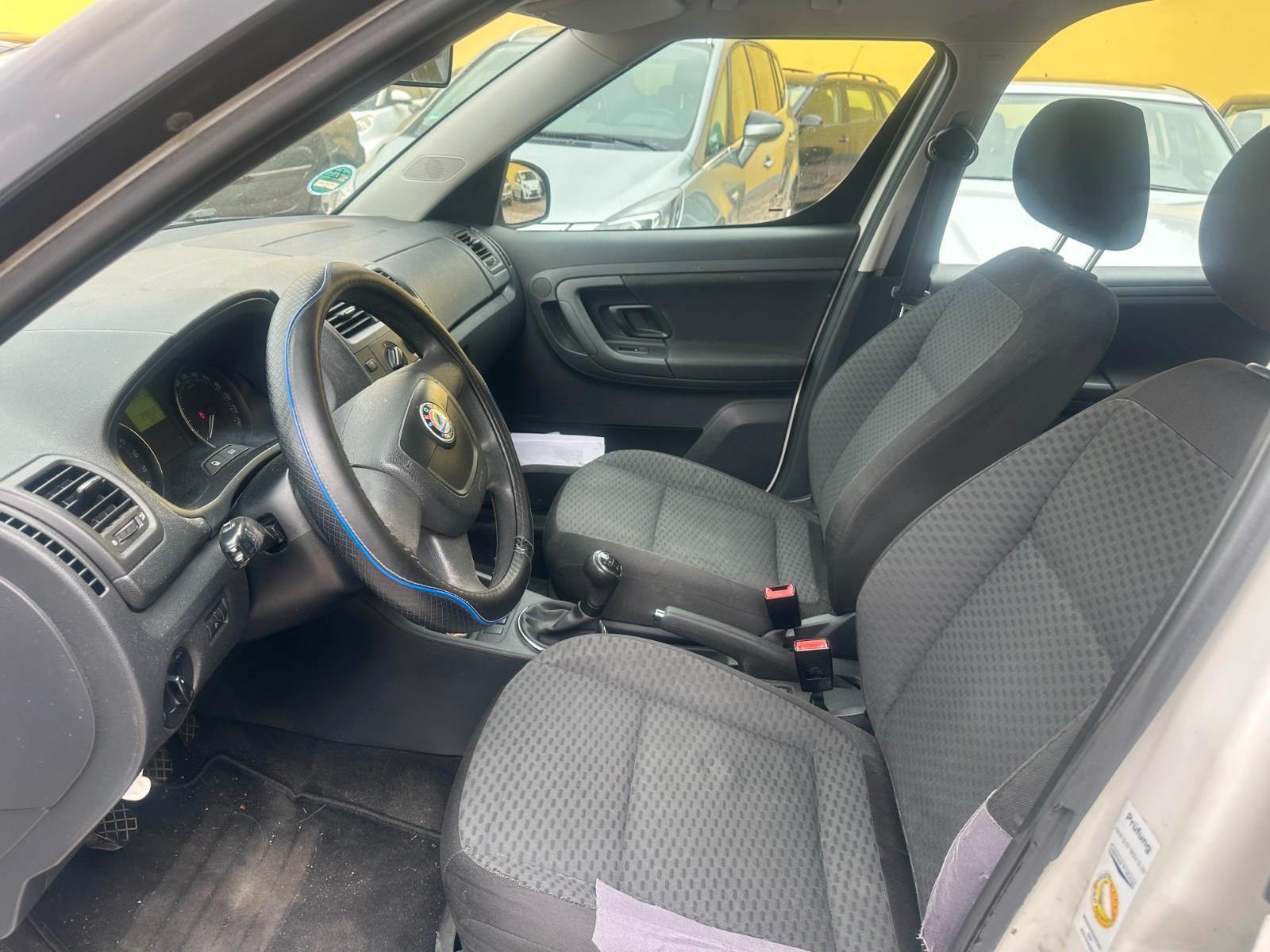 Skoda Roomster 2011 — photo 9