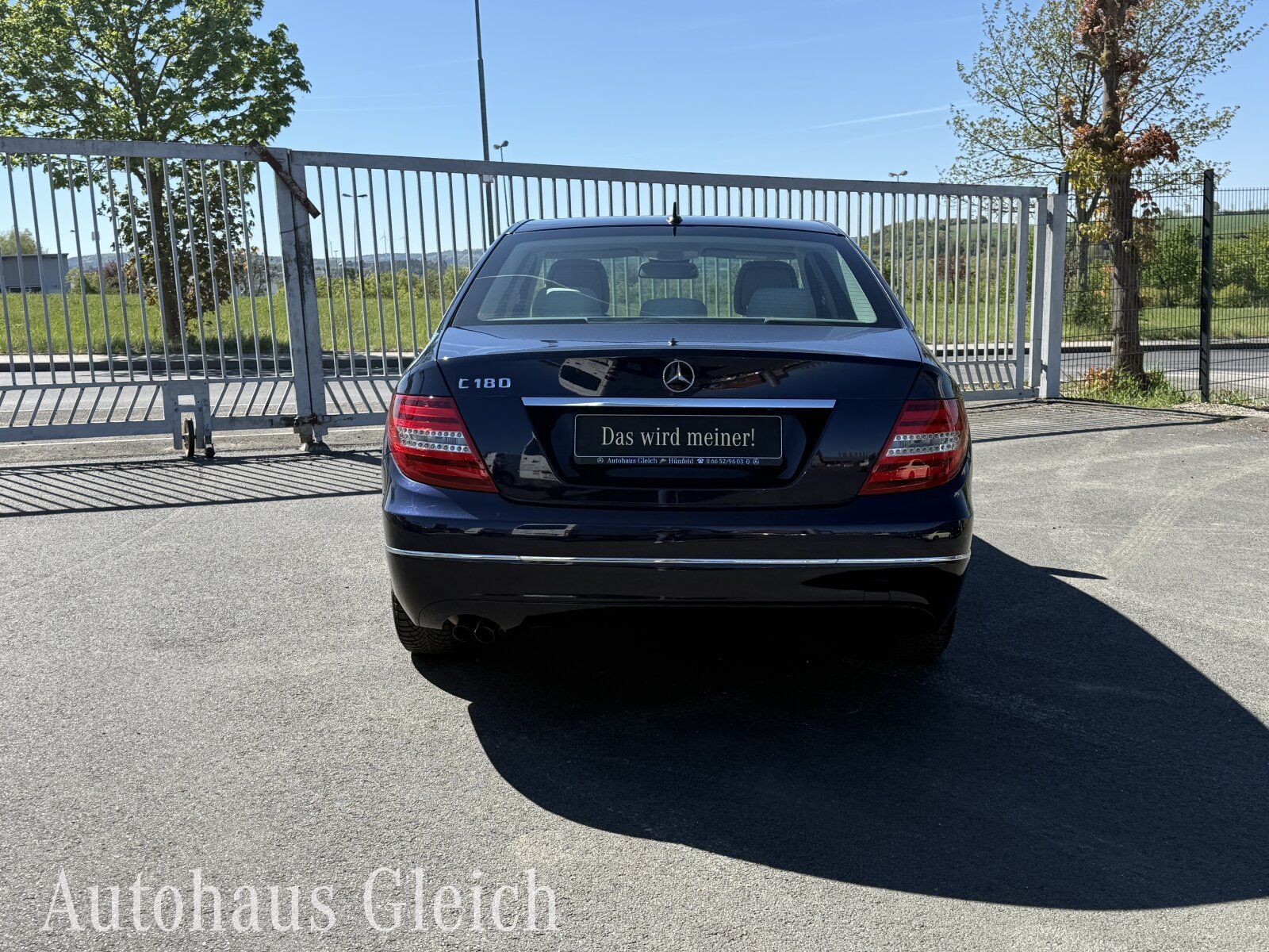Fahrzeugabbildung Mercedes-Benz C 180 CGI Elegance BE Ausstattung BlueEfficiency