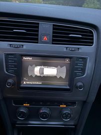 Volkswagen Golf - 11