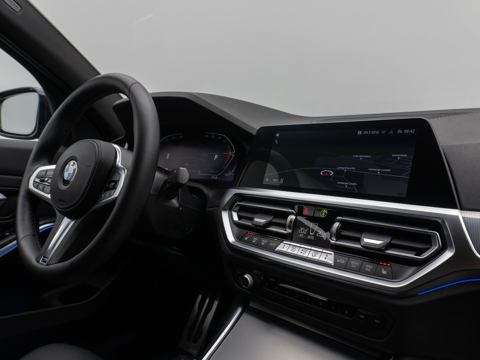 Fahrzeugabbildung BMW 330i xD M Sport Kamer DAB HiFi Stop&Go Alarm 19"