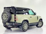 Land Rover Defender 90 EXCLUSIVE - Land Rover Defender mit Benzin-Antrieb: Geländewagen, Automatik