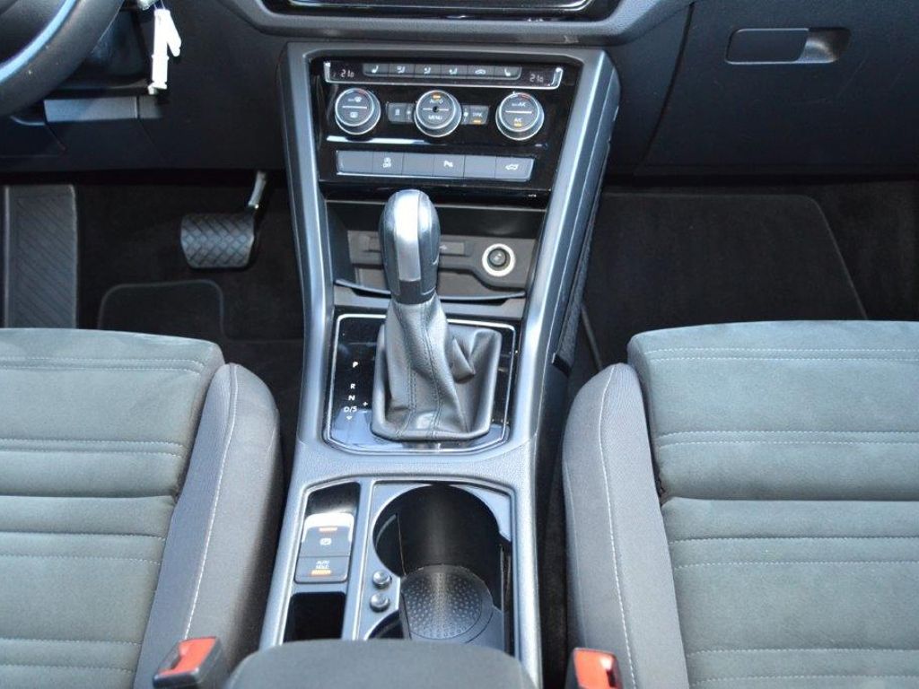 Touran 2.0 TDI 150 PS DSG R-Line Black-Style AHK