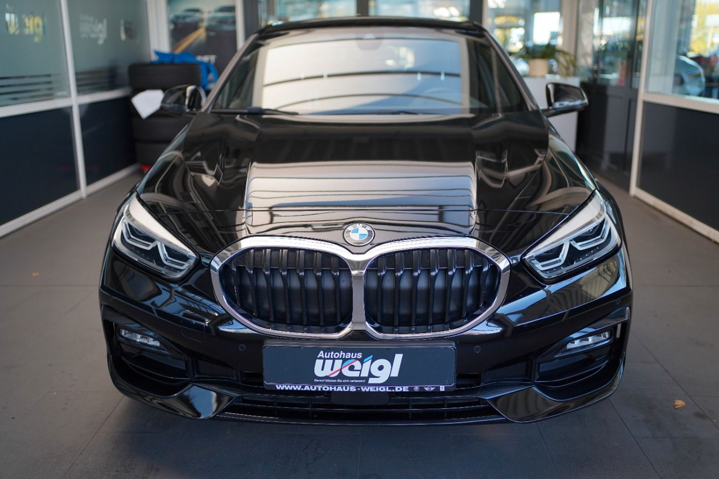 Fahrzeugabbildung BMW 118i Sport Line +LED+Live Cockpit+Head Up Displa