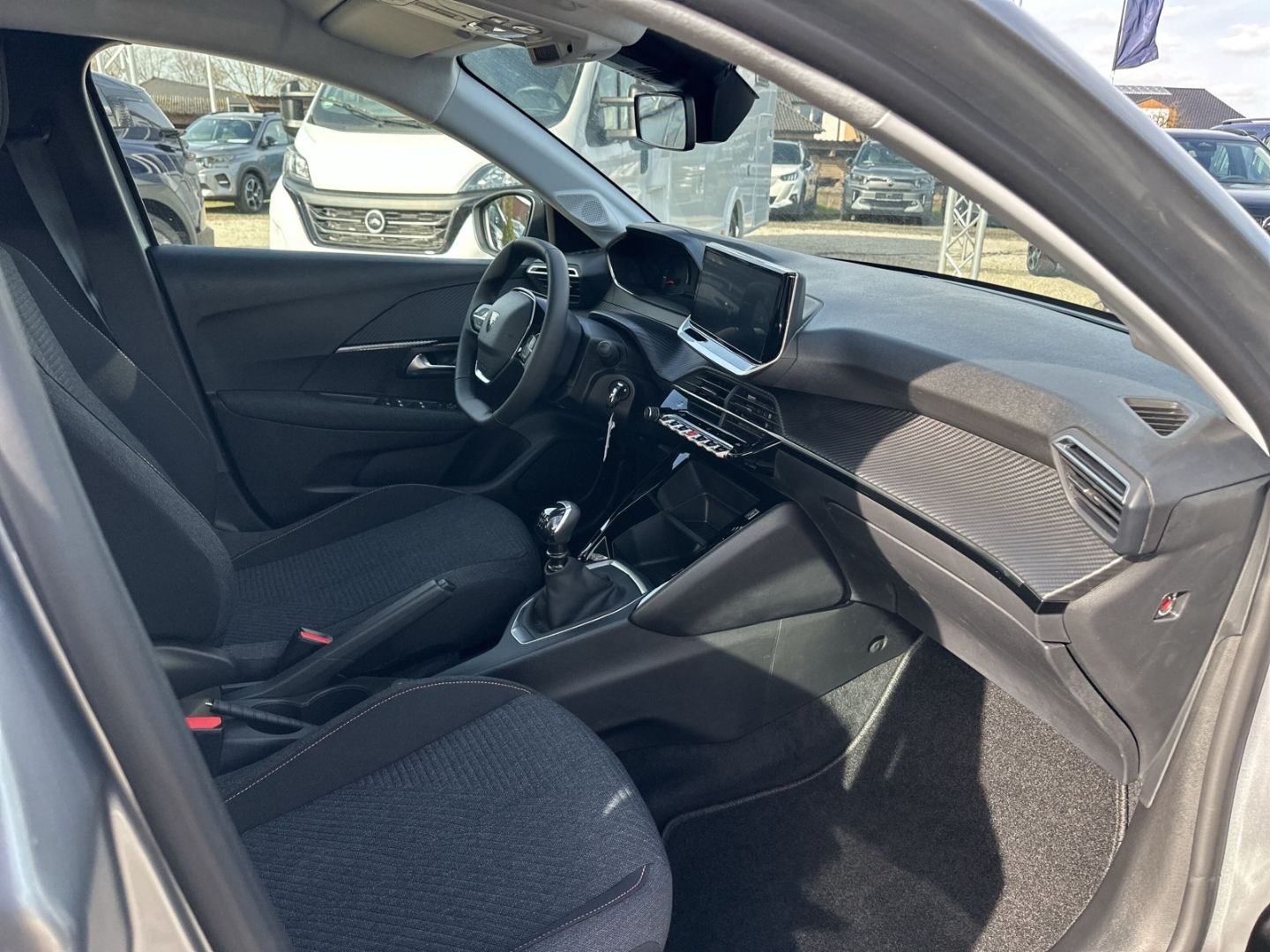 Peugeot 208 - Bild 12