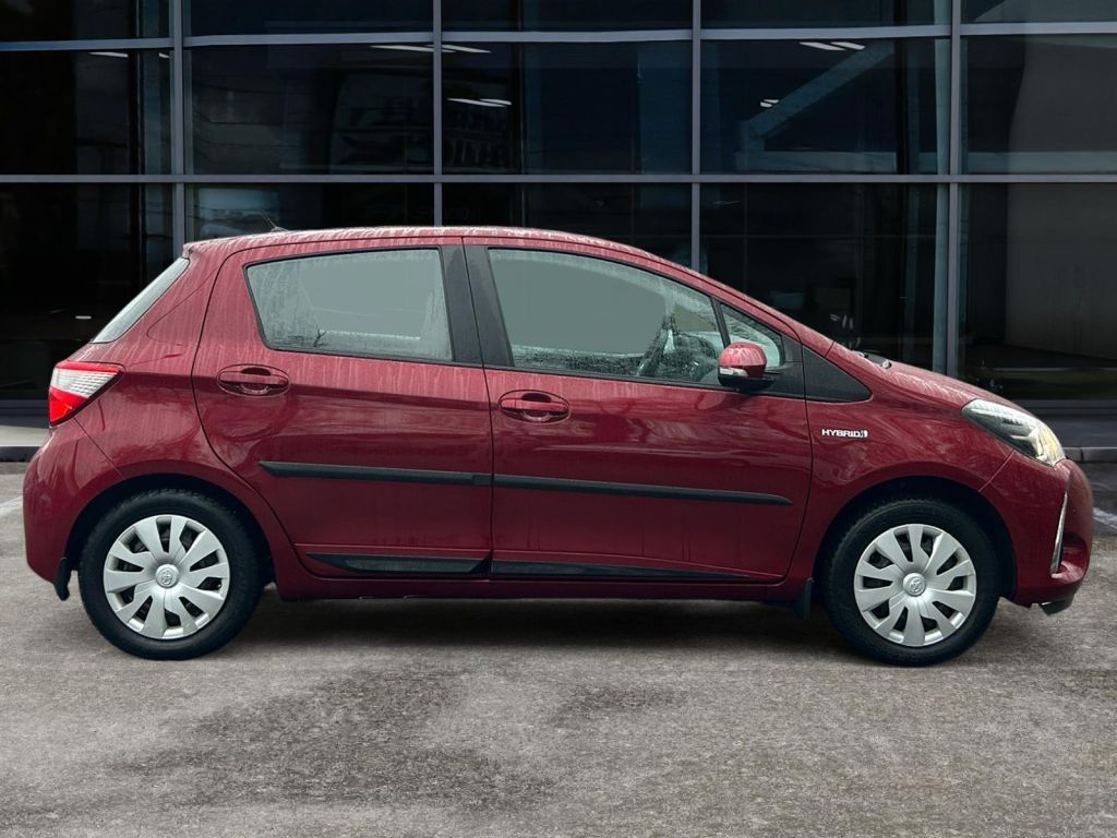 Fahrzeugabbildung Toyota Yaris Hybrid 1.5 VVT-i Comfort