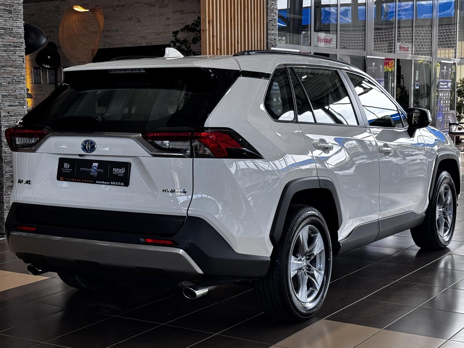 Toyota RAV4 Hybrid Business Edition R.Cam ACC LED
