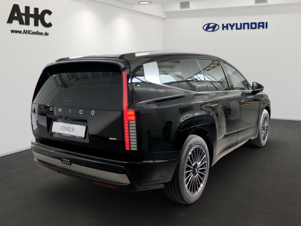 Fahrzeugabbildung Hyundai IONIQ 9 (6-Sitzer) 4WD 110kWh Uniq Pano HUD PDC