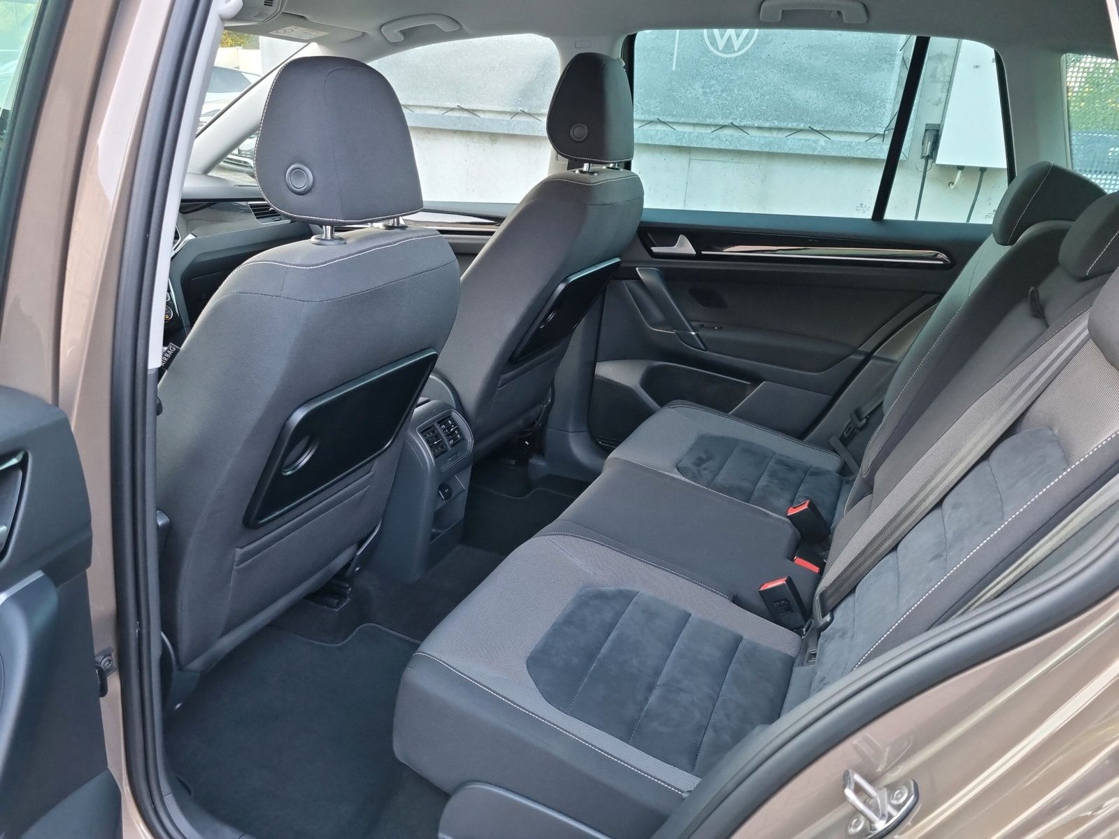 Fahrzeugabbildung Volkswagen Golf Sportsvan 1.4 TSI DSG Highline XENON STANDH