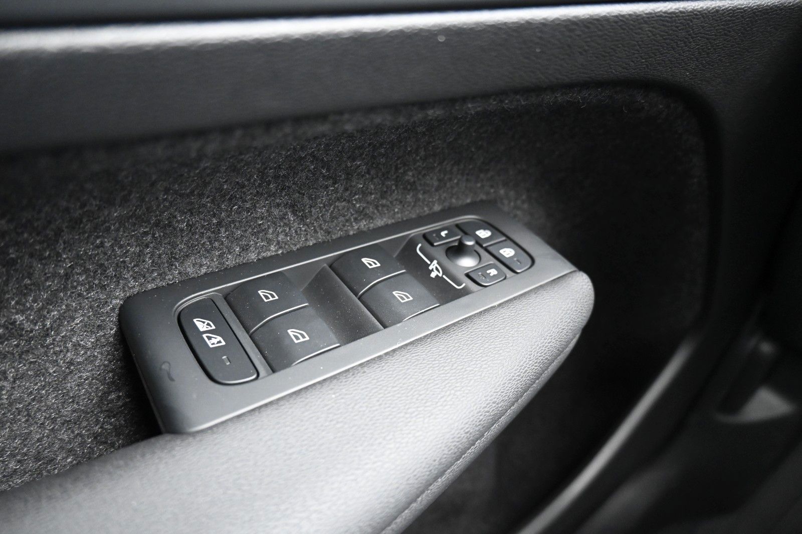 Fahrzeugabbildung Volvo XC40 B3 DKG *360°*ACC*Allwetter*Lenkradhzg*