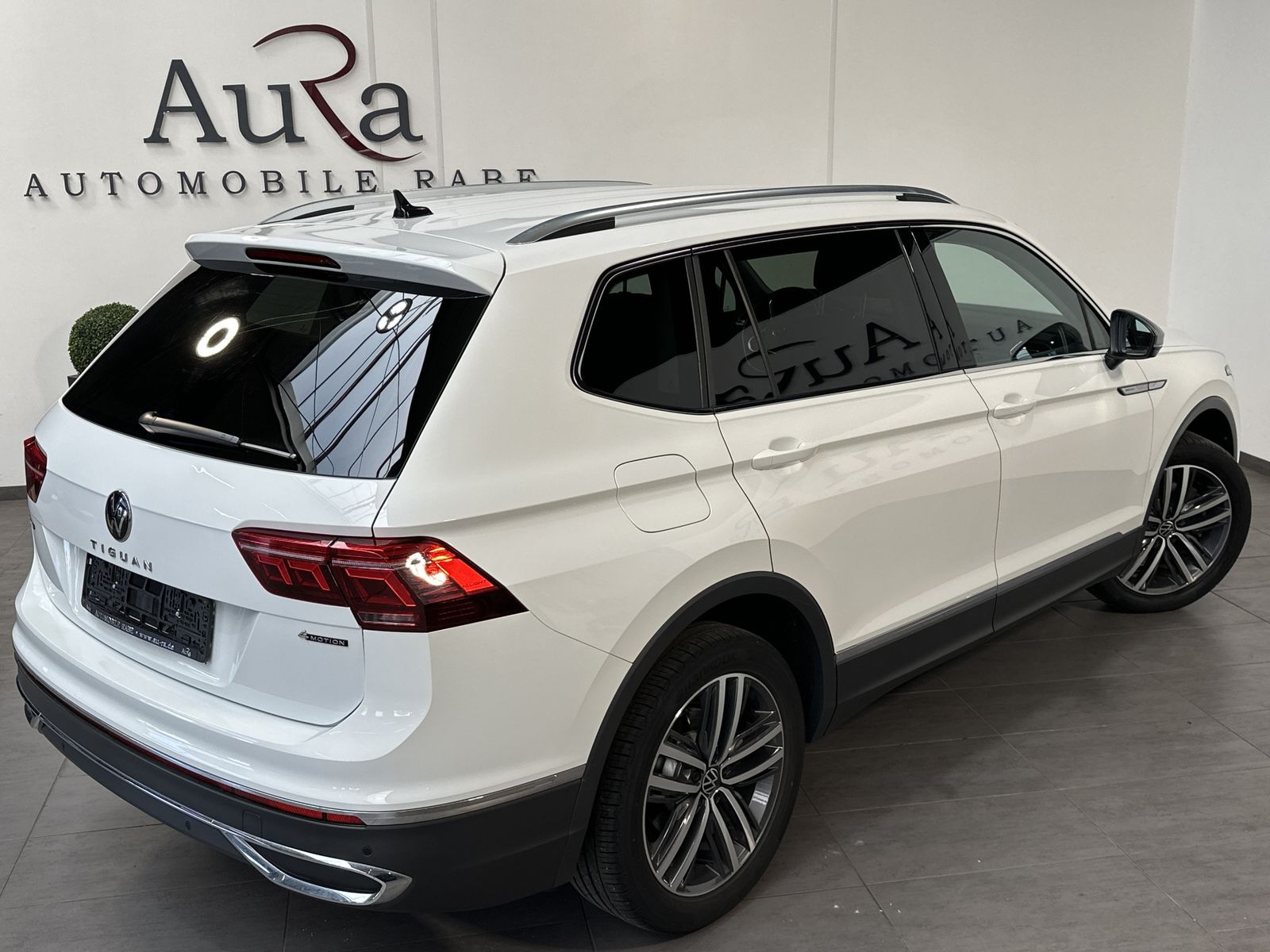 Fahrzeugabbildung Volkswagen Tiguan Allspace 4M Elegance 7-Sitzer NAV+IQLIGHT