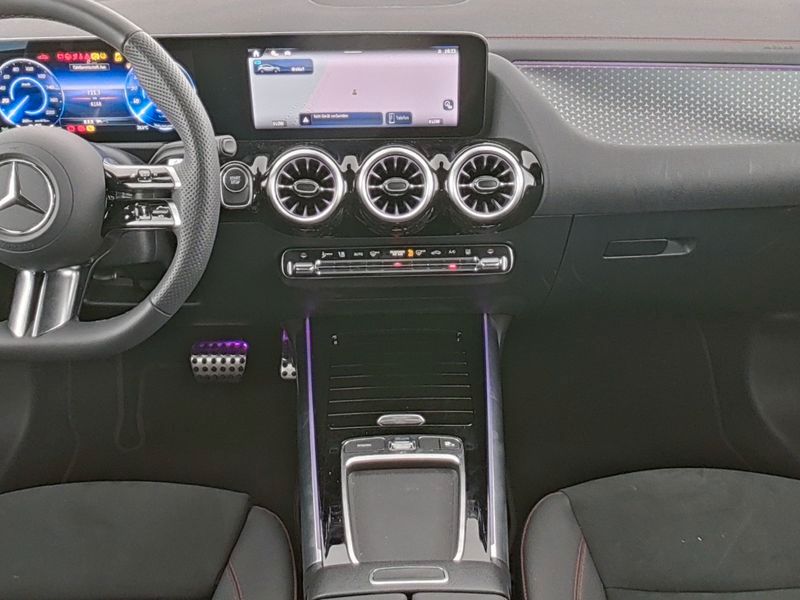 Fahrzeugabbildung Mercedes-Benz EQA 300 4M AMG *Bonus* Ambi+Kam+Totw+WinterPak