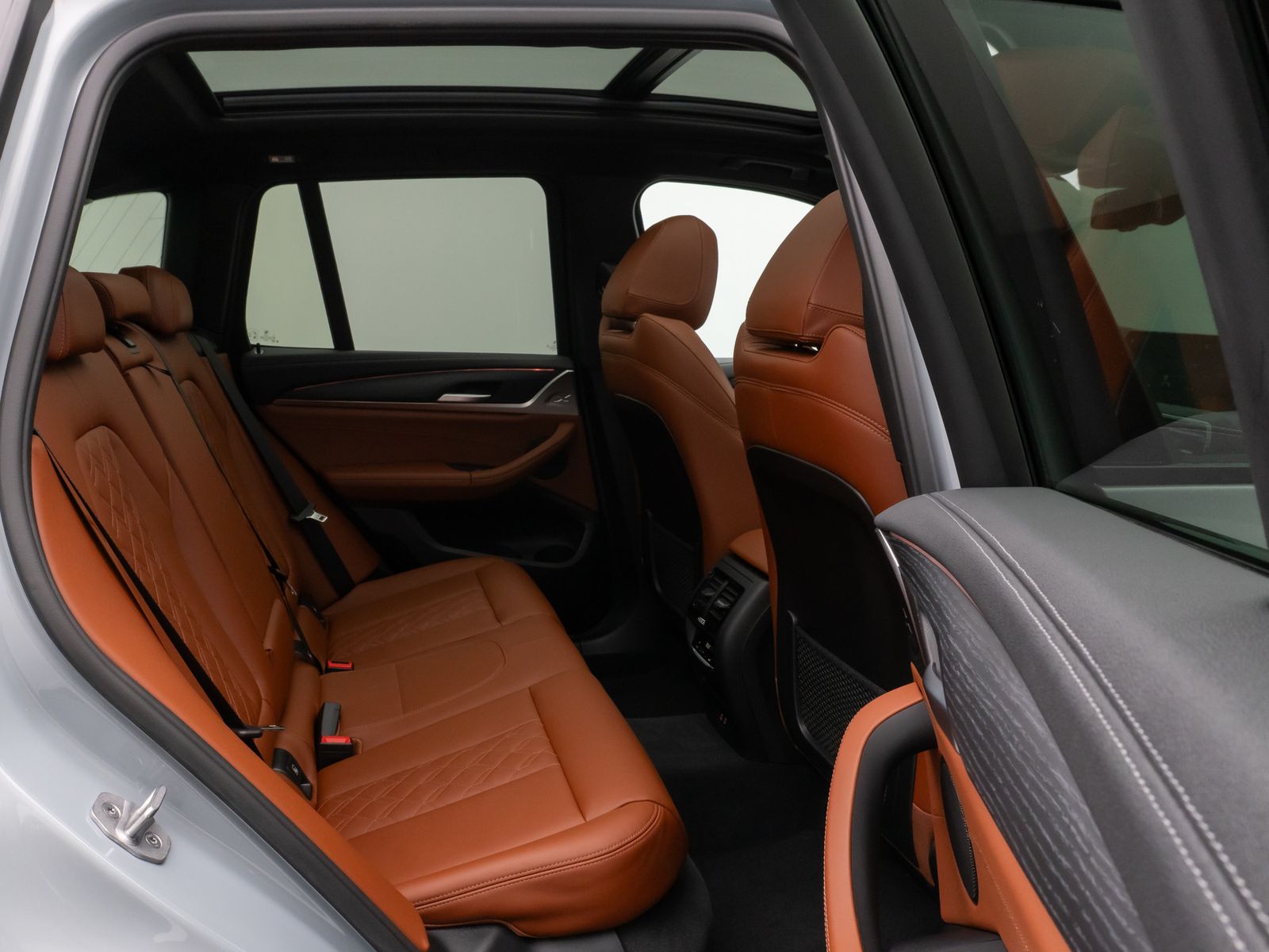 Fahrzeugabbildung BMW X3 xD30i M Sport Panorama Laser Kamera HUD HiFi